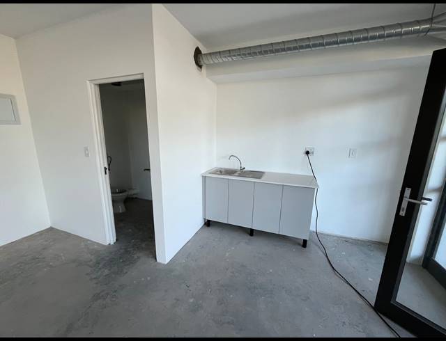 51M² BUSINESS TO LET IN MAITLAND
